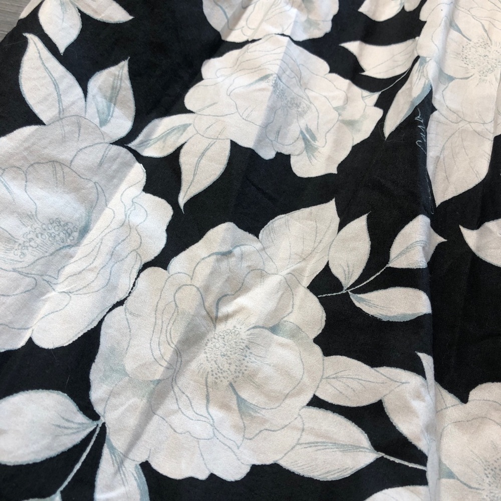 Cara Cara Darby Black Graphic Floral Midi Dress Womens Size XS NWT - Picture 10 of 11